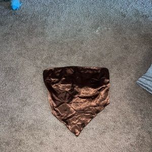 Crop top tied in the back brownish color